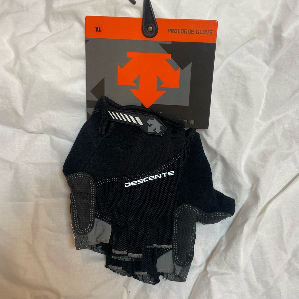 Mens DESCENTE Prologue Gloves for Cyclists. Size XL